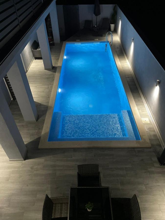 Villa Maleo เมดูลิน ภายนอก รูปภาพ
