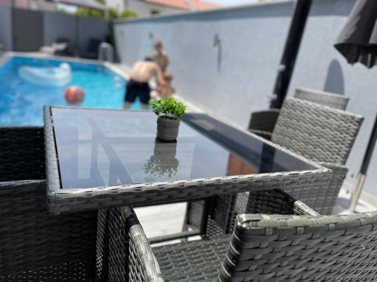 Villa Maleo เมดูลิน ภายนอก รูปภาพ