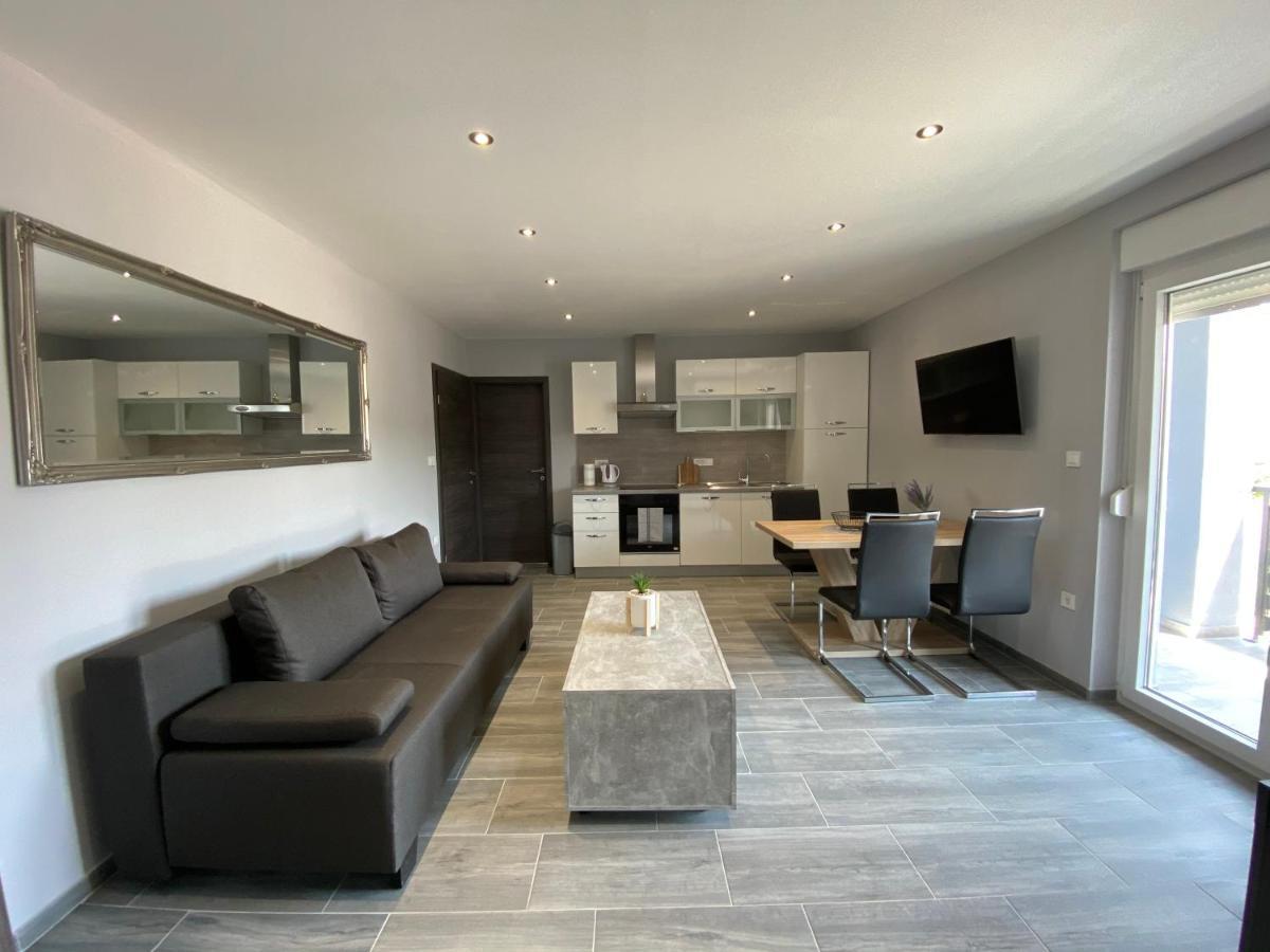 Villa Maleo เมดูลิน ภายนอก รูปภาพ
